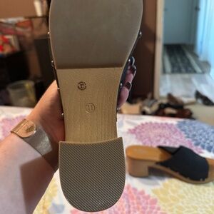 Women black clogs